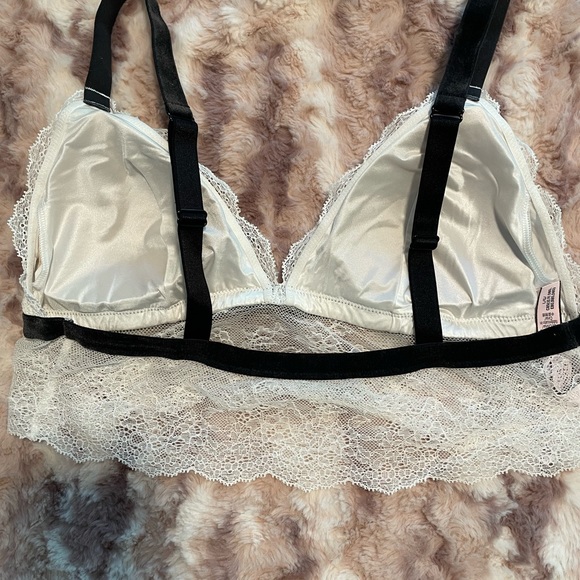 Victoria secret bralette 3 pack - Picture 8 of 9